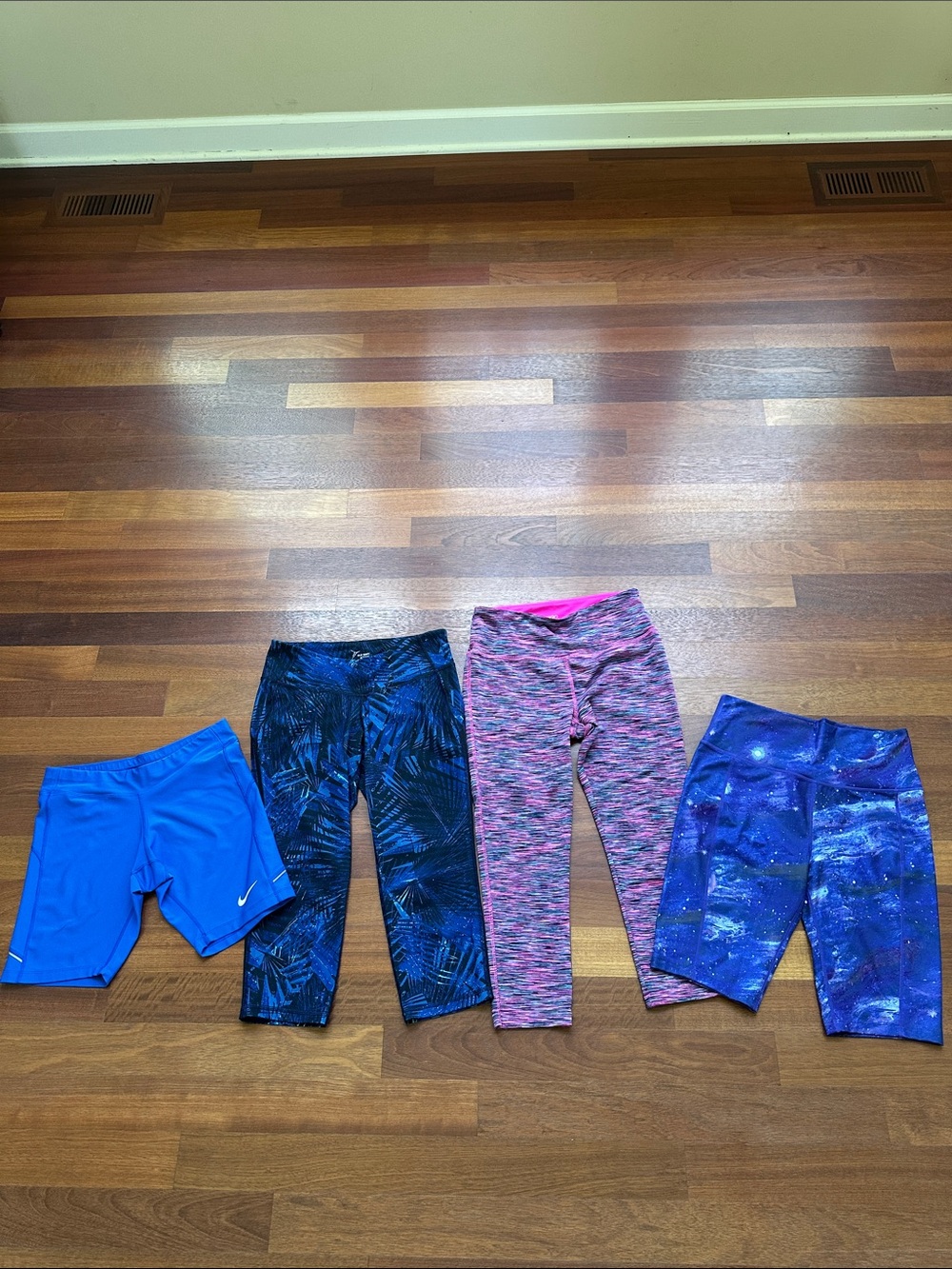 Bundle of 4 Workout leggings - Excellent Condition!